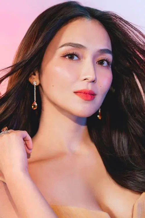 Kathryn Bernardo looking stunning at a public event